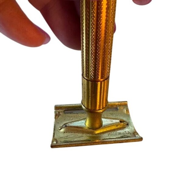 Vintage Gold-Plated Safety Razor In Velvet-Lined Case - Picture 5 of 8